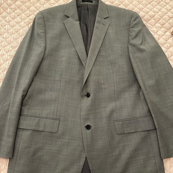 Michael Kors 100% Wool Men’s Suit in Lt. Grey. Men’s Size 44R. - Picture 4 of 8